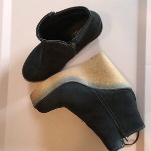 Olivia Miller Burke Blk Braided Side Fringe Wedge. P/A1081/750